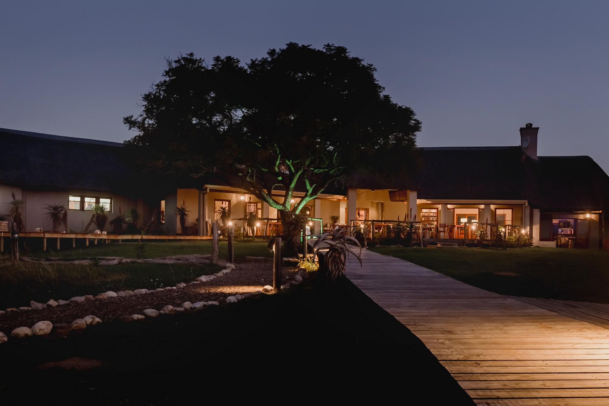 Hlosi Game Lodge - Amakhala Game Reserve Buyskloof Eksteriør billede