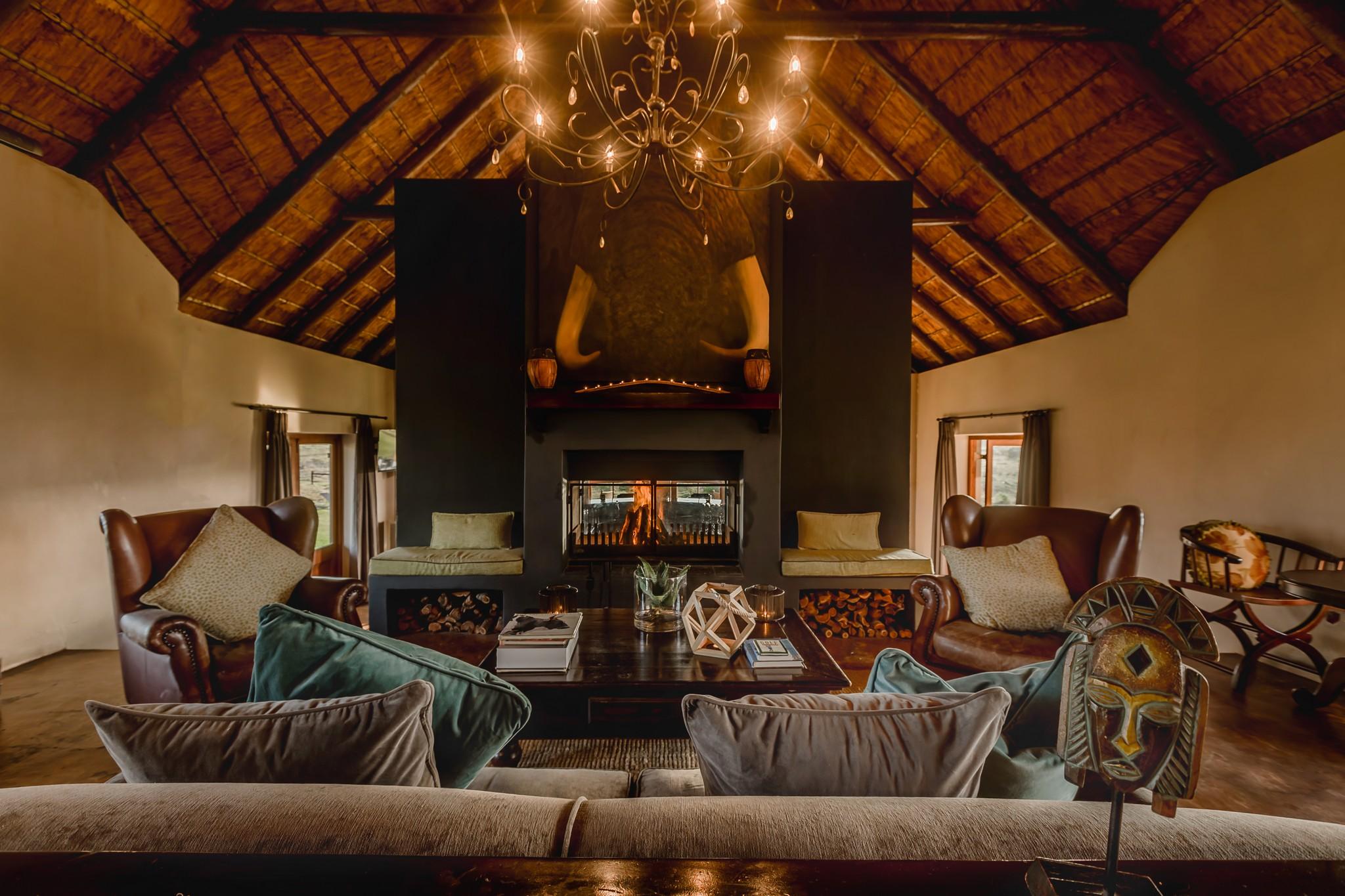 Hlosi Game Lodge - Amakhala Game Reserve Buyskloof Eksteriør billede